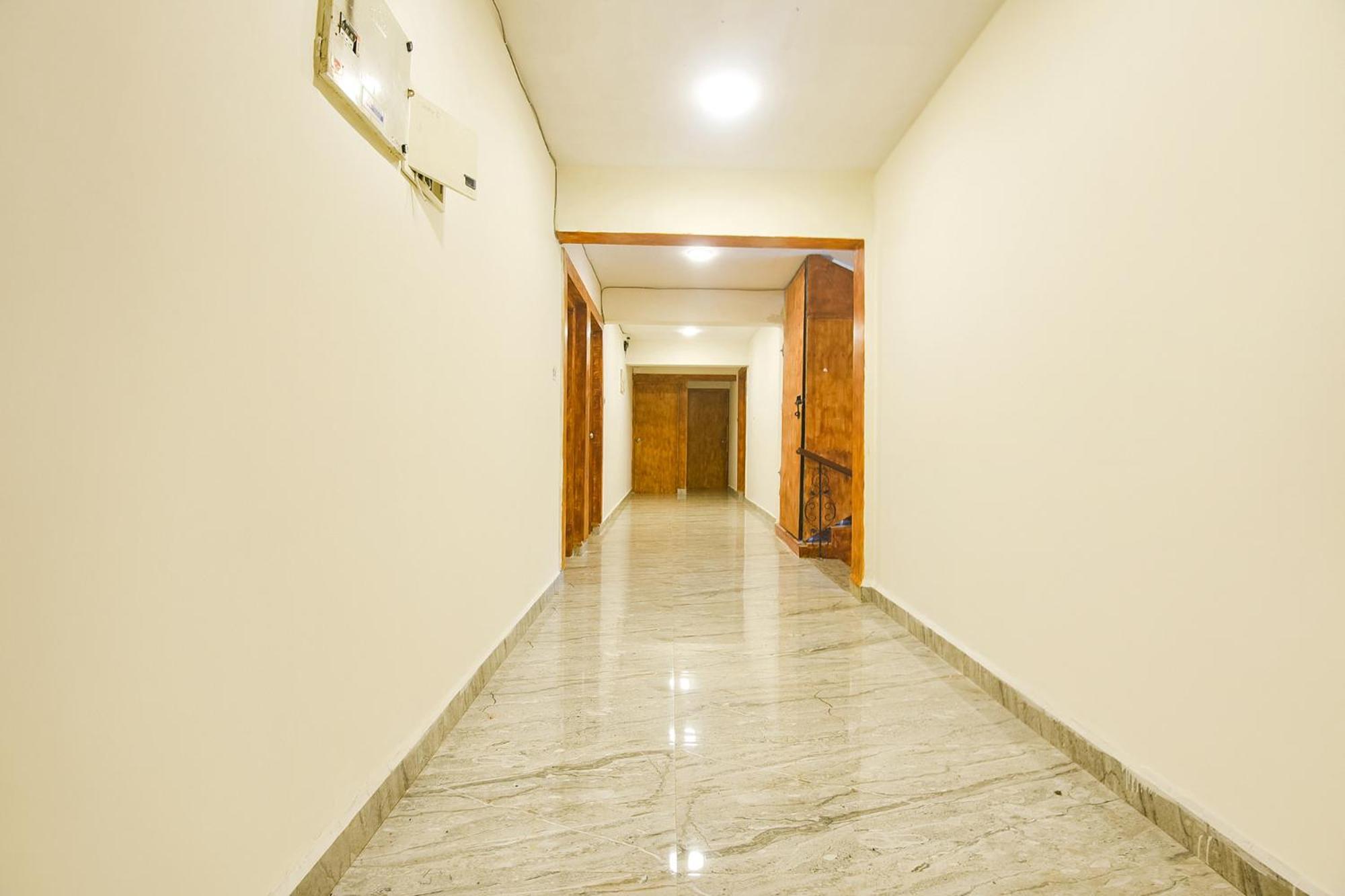 Fabhotel Grand Royal Palms - Nr Hotel